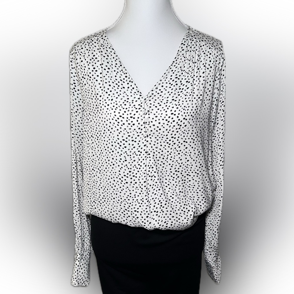 Maison d’Amelie Elegant White Blouse with Gray and Black Spots Size Small